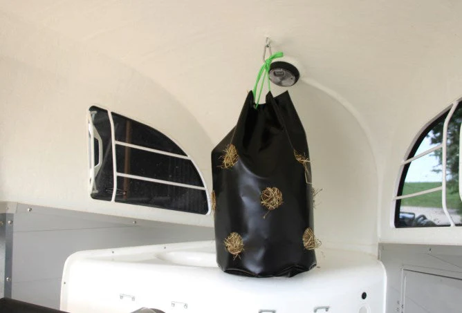 HayBag riduce gli sprechi di fieno Facile da riempire e pulire, ideale per il pascolo - Image 6